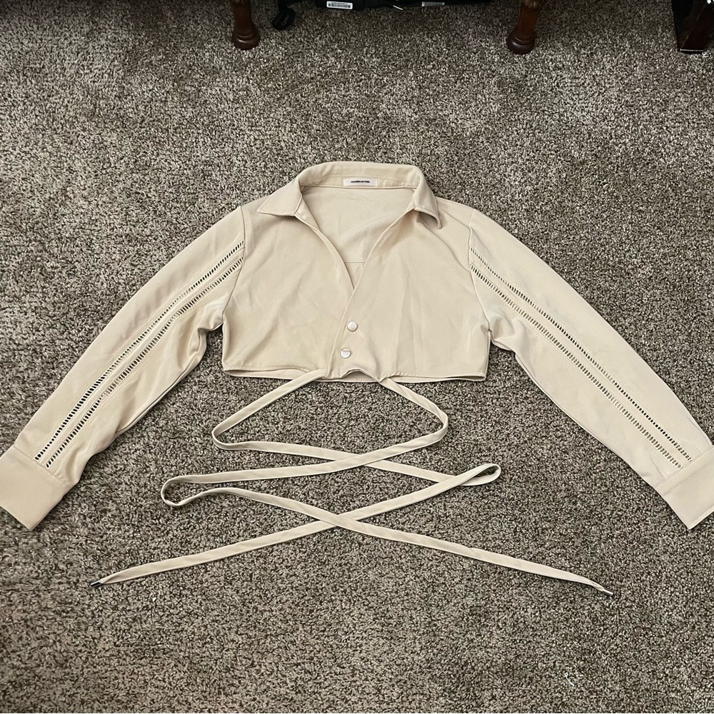 NWOT Manière De Voir Cropped Blouse